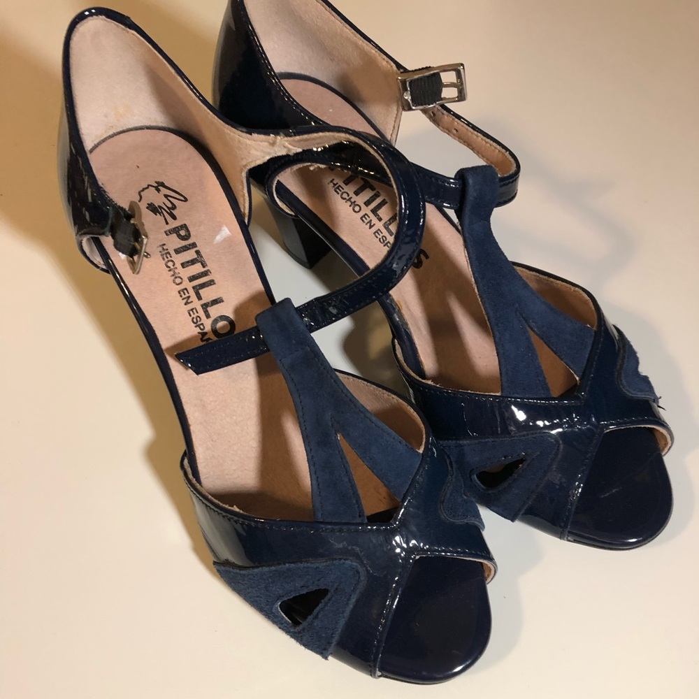 Very cute shoes , got as a gift , didn’t fit, new